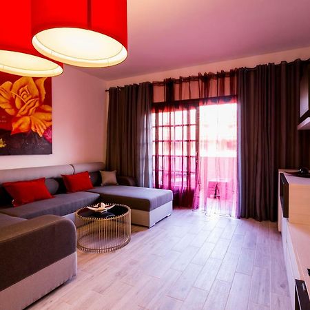 לוס כריסטיאנוס Spacious & Stylish Apartment Los Cristianos מראה חיצוני תמונה