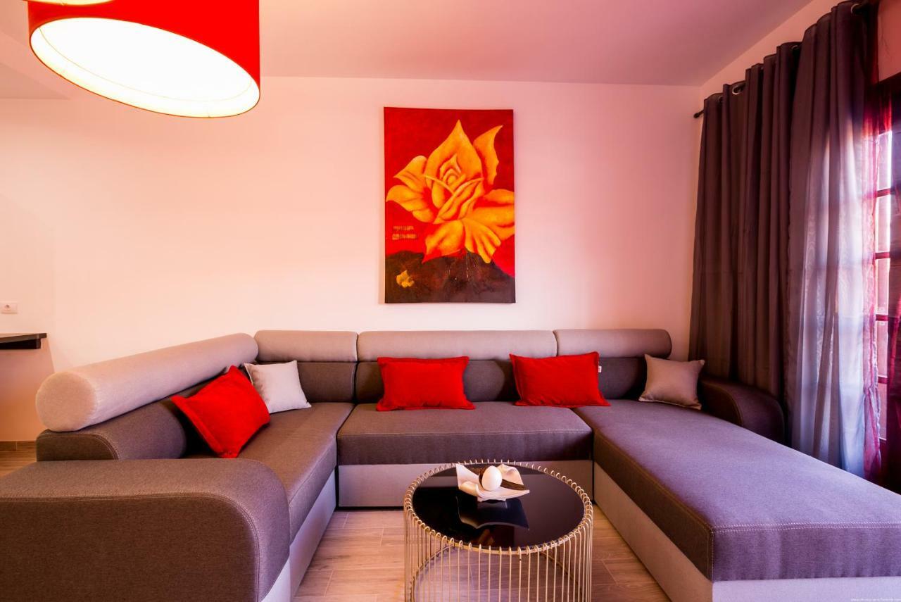 לוס כריסטיאנוס Spacious & Stylish Apartment Los Cristianos מראה חיצוני תמונה