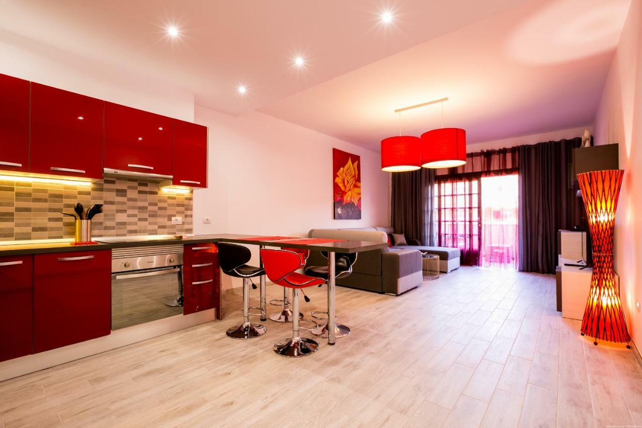 לוס כריסטיאנוס Spacious & Stylish Apartment Los Cristianos מראה חיצוני תמונה